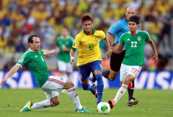Бразилия с успех над Мексико